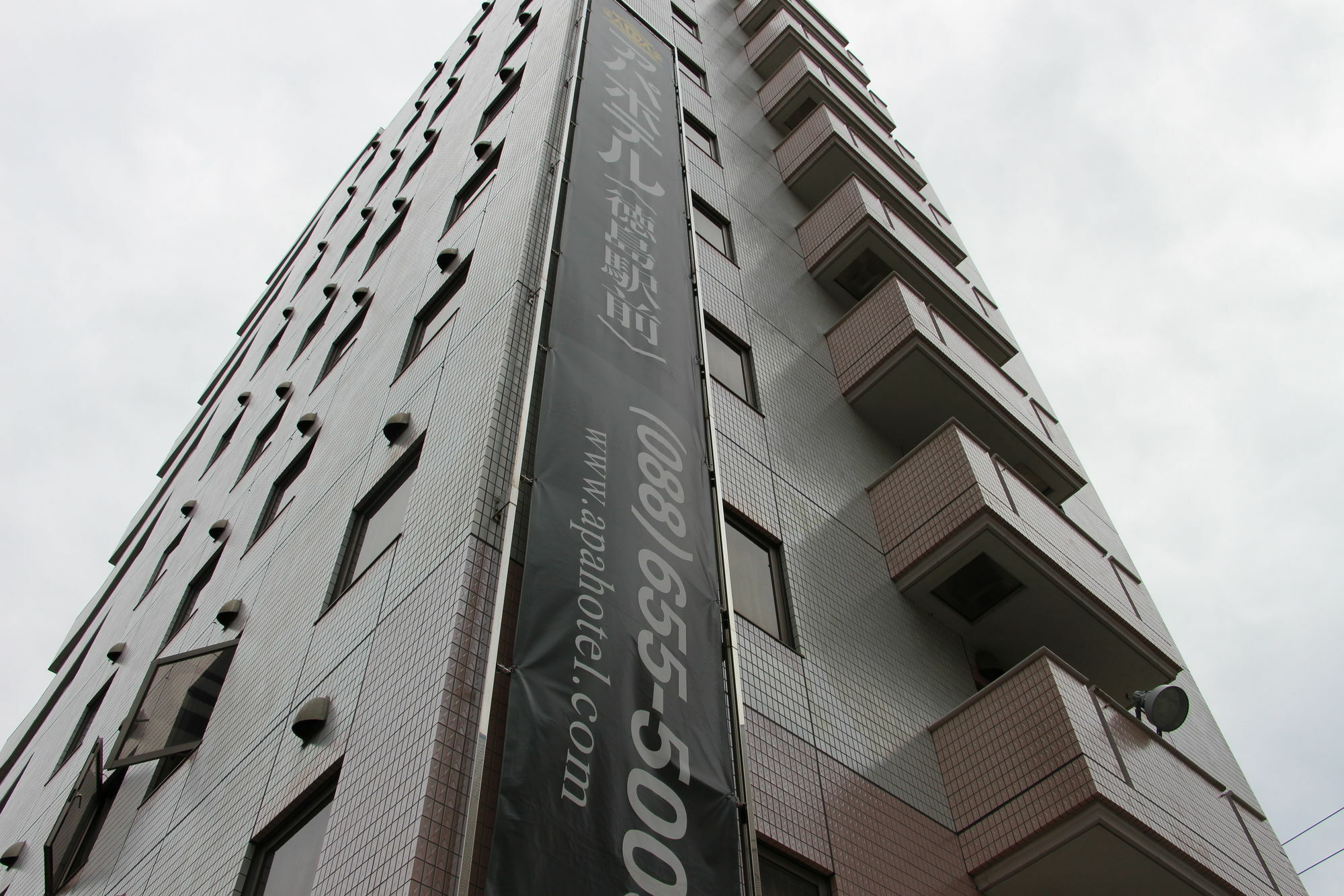 APA Hotel Tokushima Ekimae Eksteriør billede